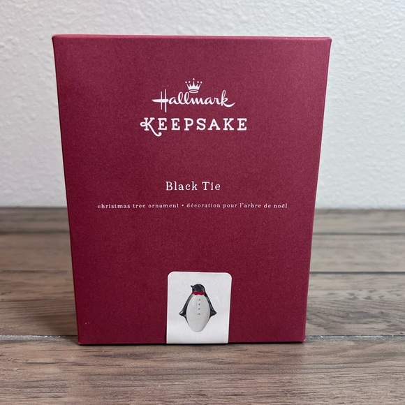 Hallmark Keepsake *NEW* Porcelain Christmas Ornament 2016 “Black Tie” Penguin - Picture 6 of 8